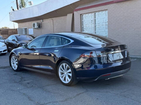 2015 Tesla Model S 85D