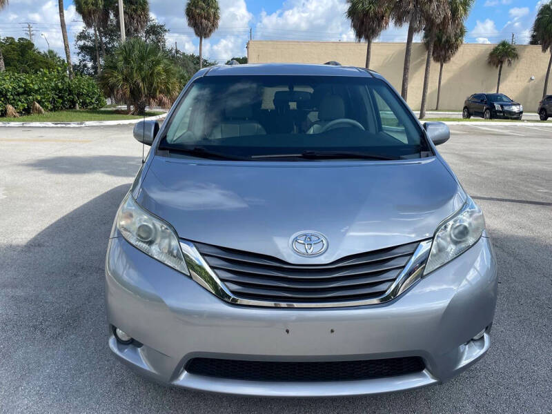 2011 Toyota Sienna XLE 8-Passenger