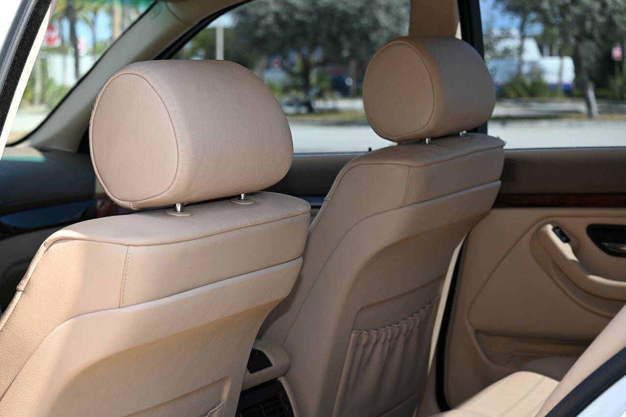 2003 BMW 5 Series 36
