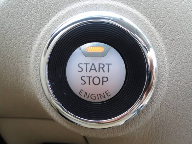2014 Nissan Pathfinder SV