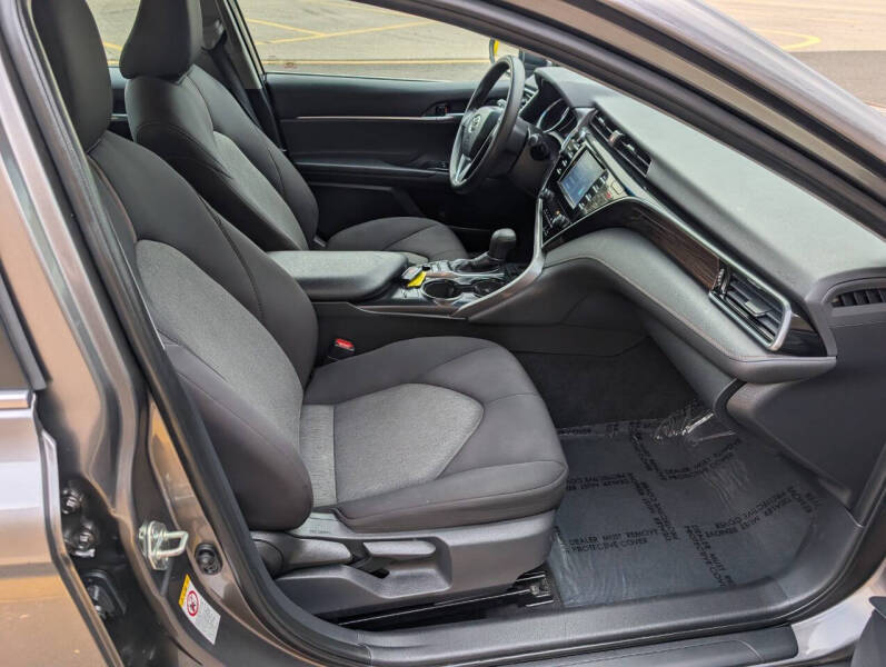 2018 Toyota Camry Hybrid LE