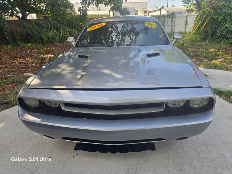2014 Dodge Challenger SXT