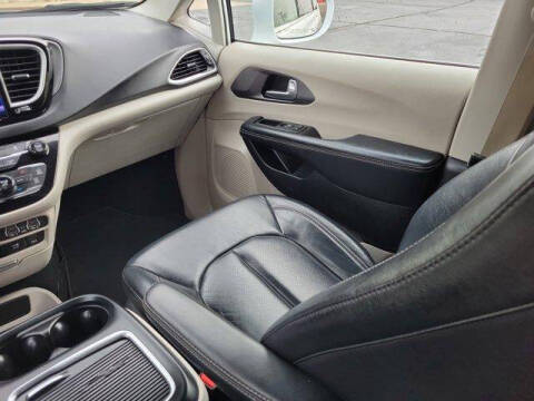 2022 Chrysler Pacifica Touring L