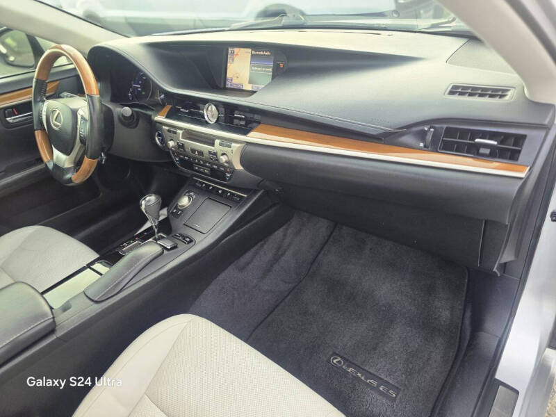 2013 Lexus ES 300h