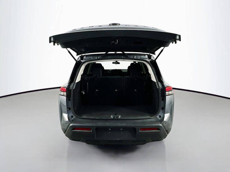 2022 Nissan Pathfinder S