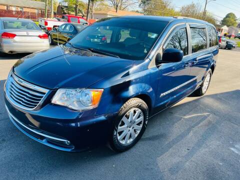 2013 Chrysler Town and Country for sale at VENTURE MOTOR SPORTS in Chesapeake VA
