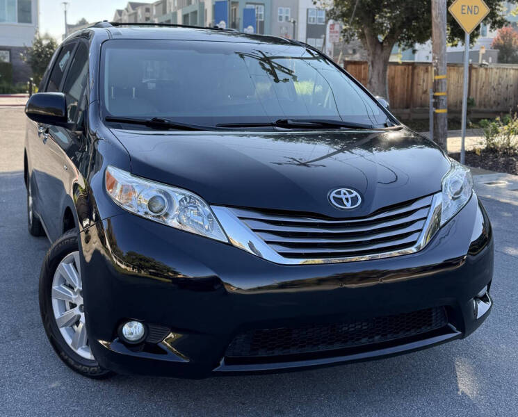 2017 Toyota Sienna XLE 7-Passenger