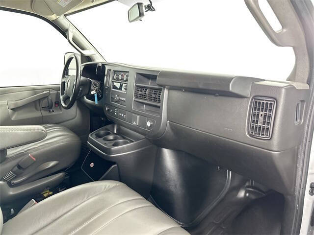 2023 GMC Savana 2500