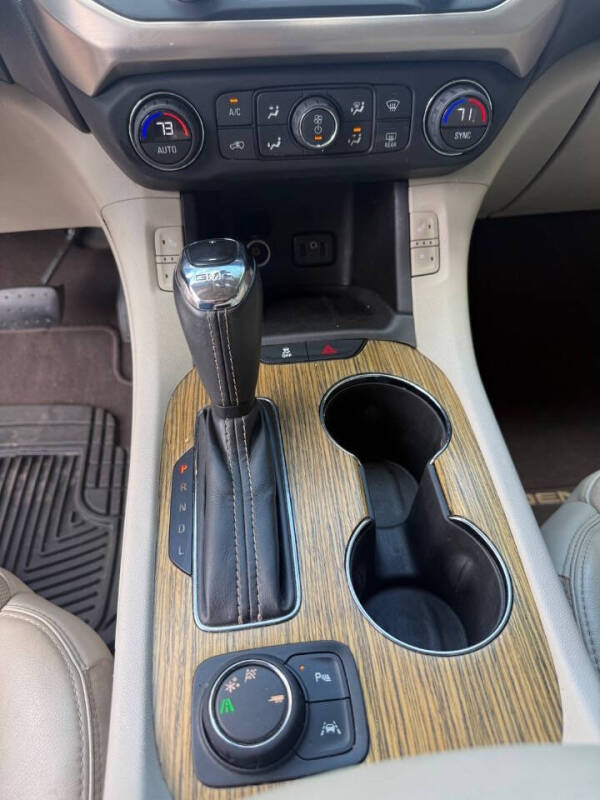 2017 GMC Acadia Denali