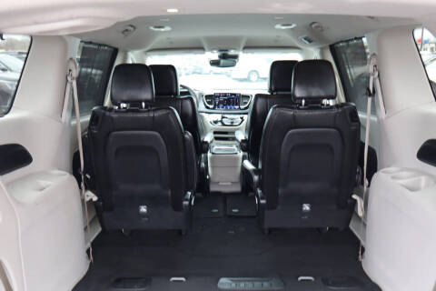 2022 Chrysler Pacifica Touring L