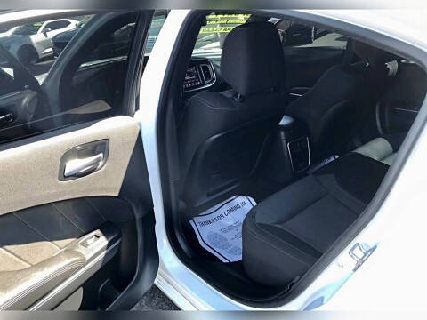 2017 Dodge Charger SXT