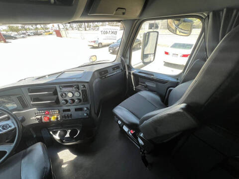 2023 Freightliner Cascadia