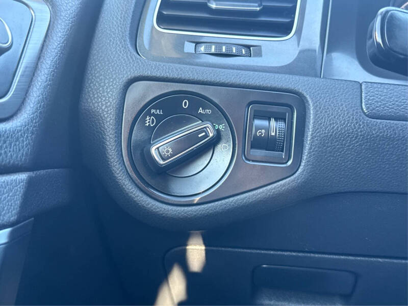 2018 Volkswagen Golf TSI SE
