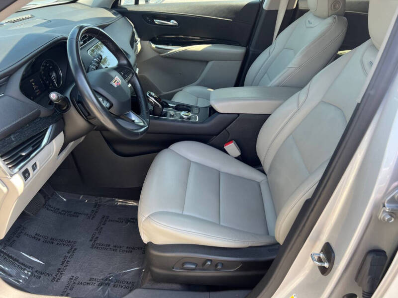 2022 Cadillac XT4 Premium Luxury