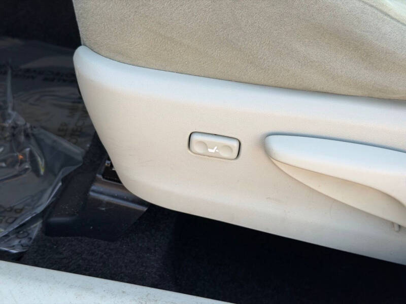 2012 Toyota Prius v Two