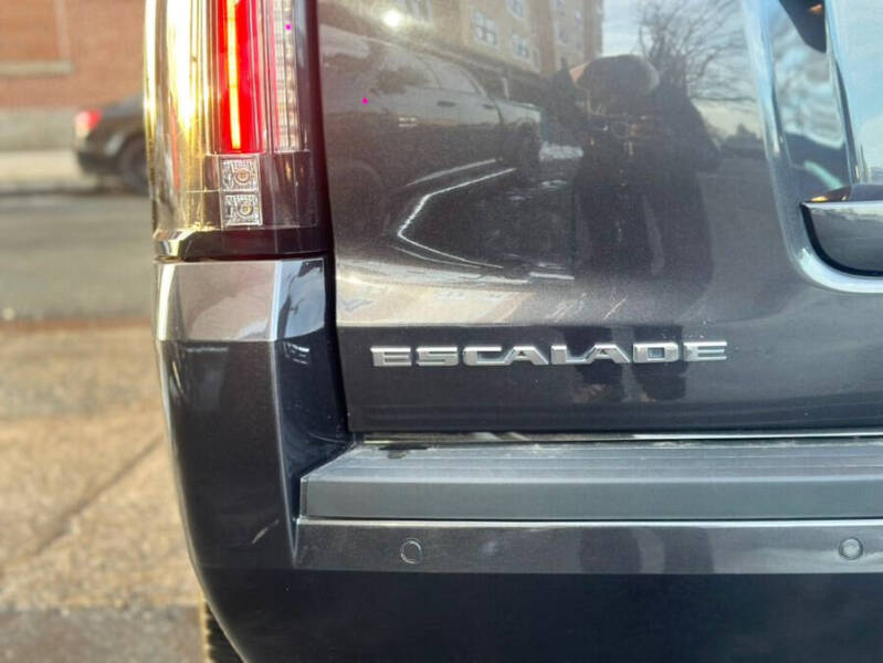 2015 Cadillac Escalade Luxury