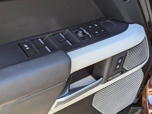 2023 Land Rover Defender 130 X-Dynamic SE