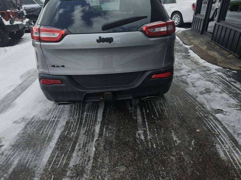 2017 Jeep Cherokee Sport