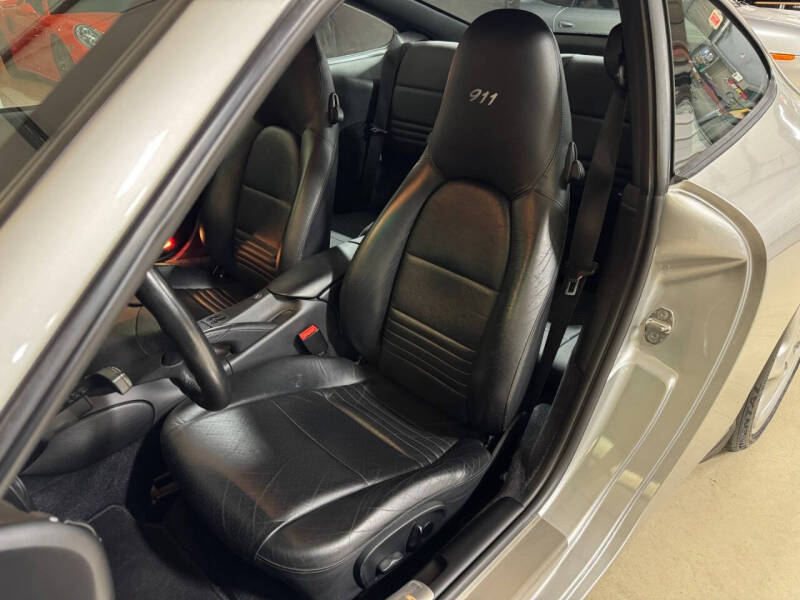 2000 Porsche 911 Carrera