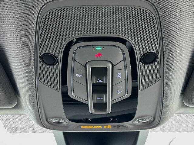 2024 Audi Q8 e-tron quattro Premium Plus