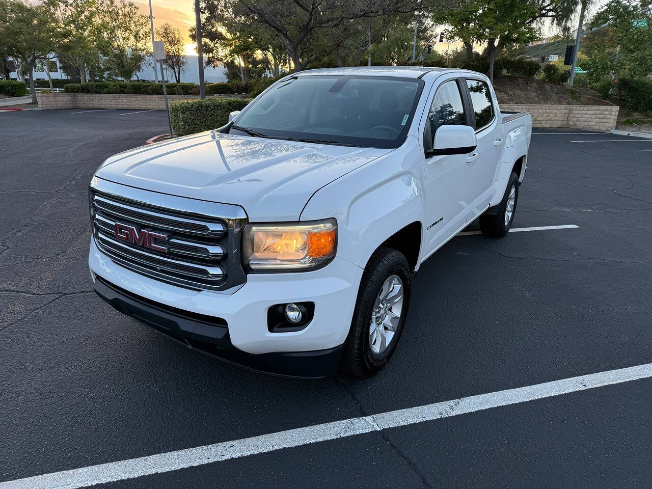 White 2016 GMC Canyon SLE 4x2 SLE 4dr Crew Cab 5 ft. SB 1