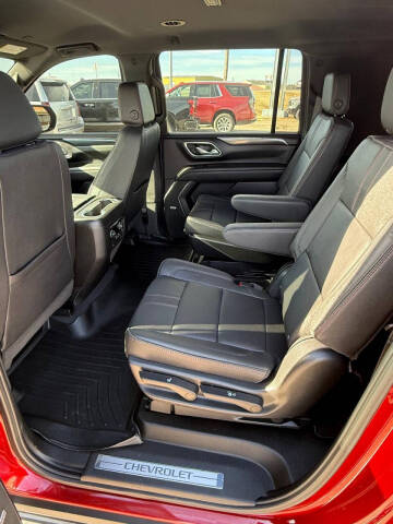 2023 Chevrolet Suburban RST