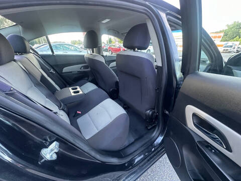 2013 Chevrolet Cruze LS Manual