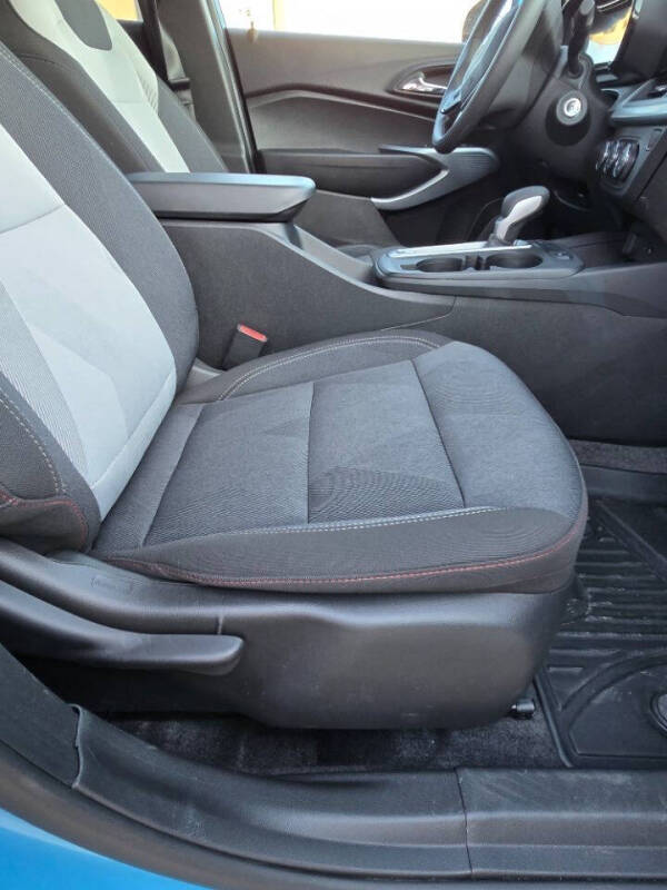 2025 Chevrolet Trax LS