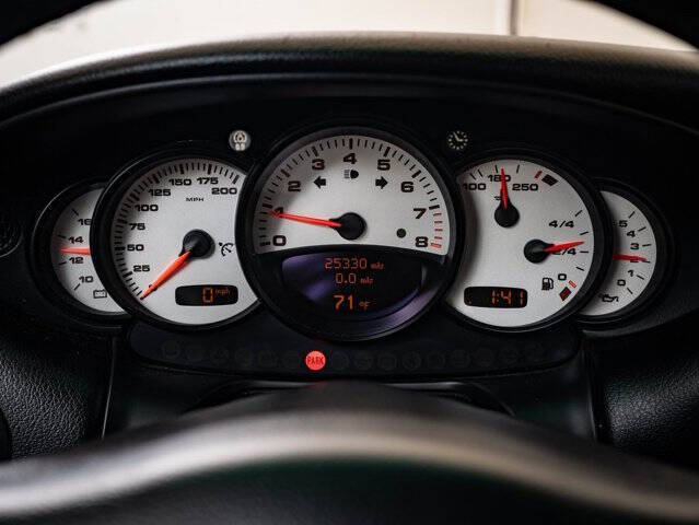 2004 Porsche 911 Carrera 4