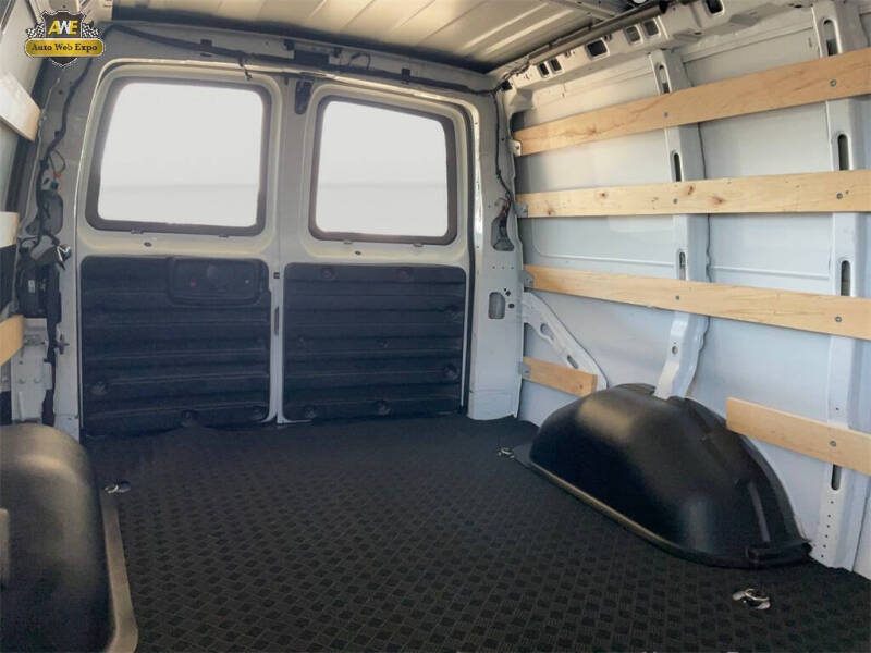 2023 Chevrolet Express 2500