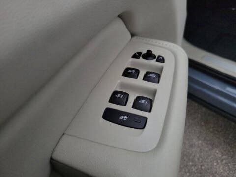 2024 Volvo XC60 B5 Core Dark Theme