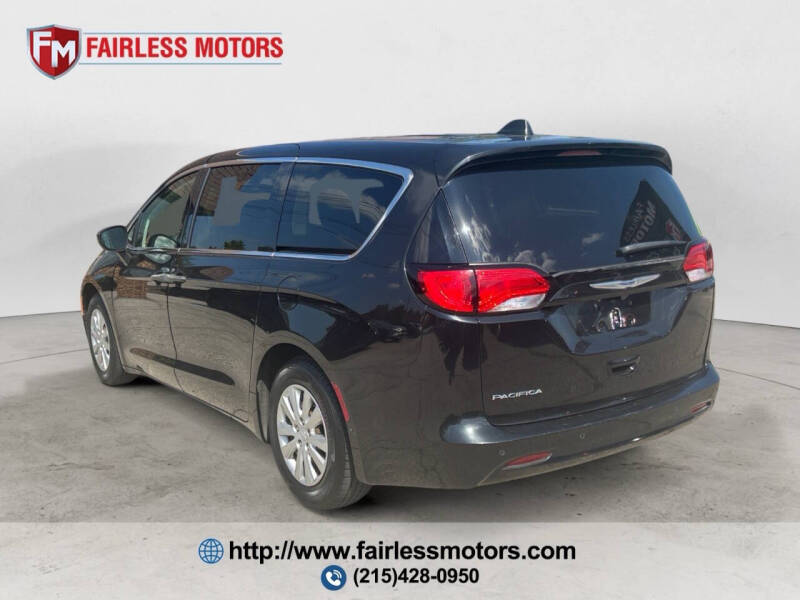 2021 Chrysler Voyager LX