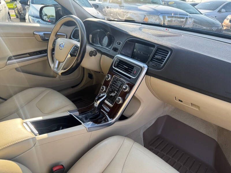 2015 Volvo V60 T5 Drive-E Platinum