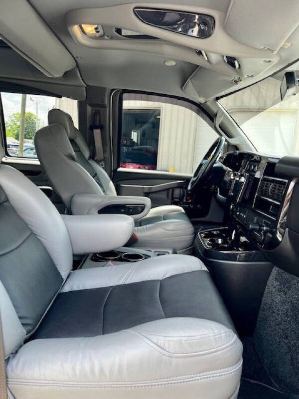 2023 Chevrolet Express 2500