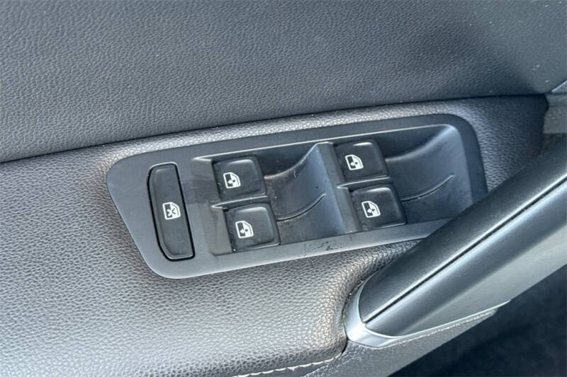 2017 Volkswagen Golf TSI Wolfsburg Edition