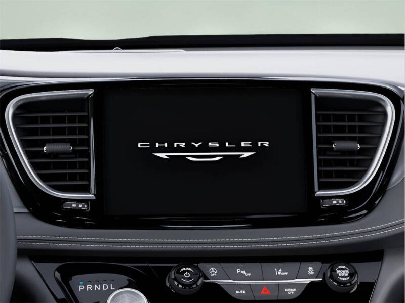 2027 Chrysler Pacifica Limited