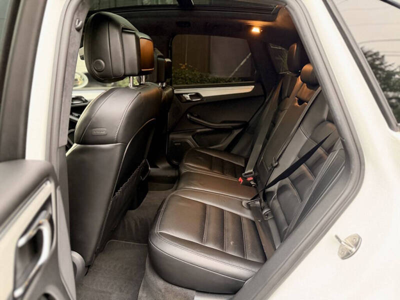 2016 Porsche Macan Turbo