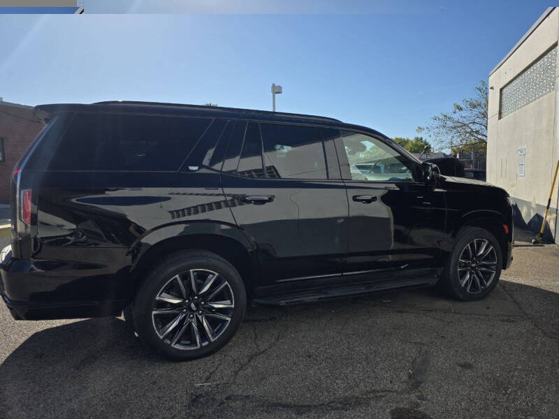 2023 Cadillac Escalade Sport