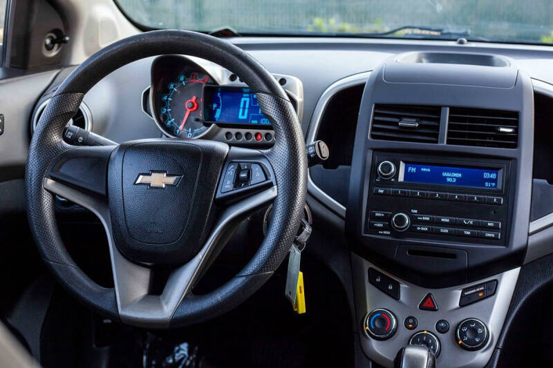 2016 Chevrolet Sonic LS Auto