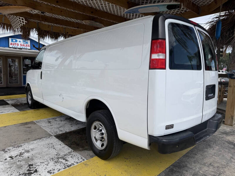 2017 Chevrolet Express 2500