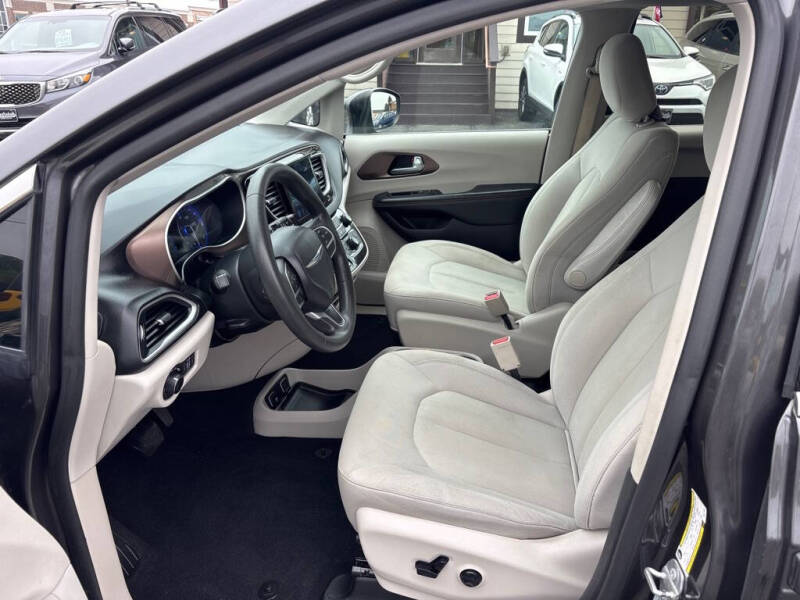 2017 Chrysler Pacifica Touring