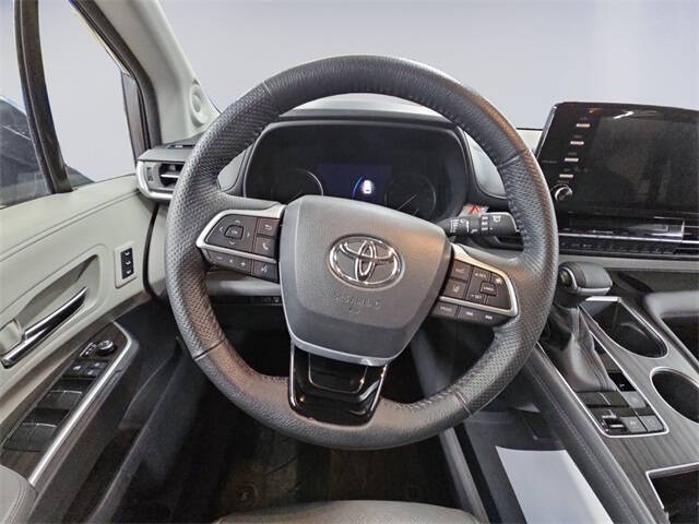 2022 Toyota Sienna Limited 7-Passenger