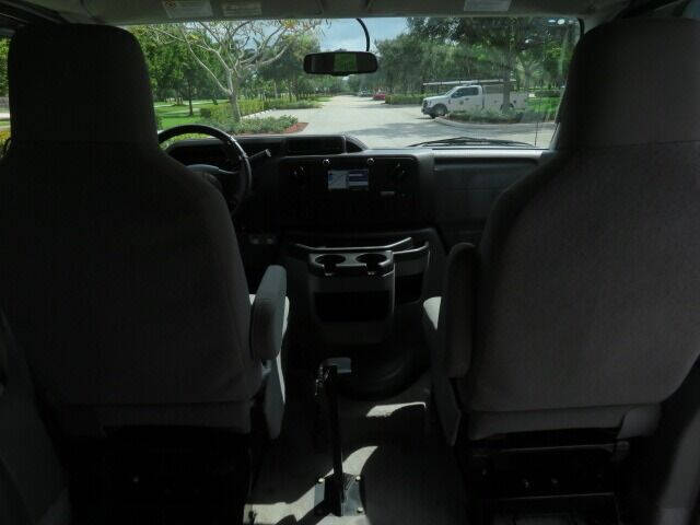 2014 Ford E-Series E-150 XLT