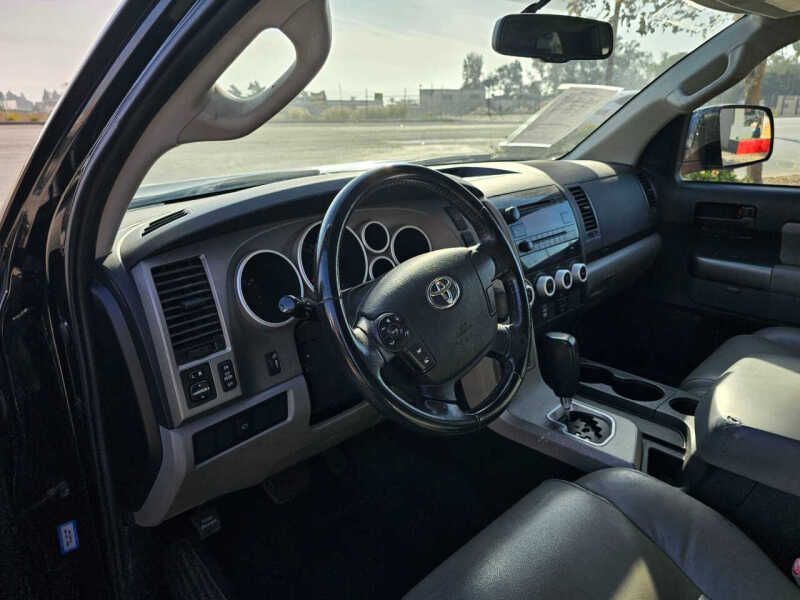 2013 Toyota Sequoia SR5