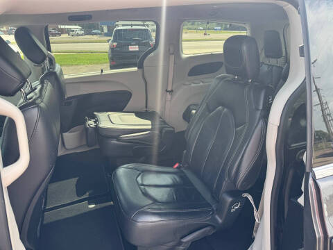 2022 Chrysler Pacifica Touring L