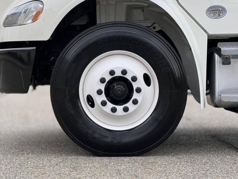 2020 Freightliner M2 106