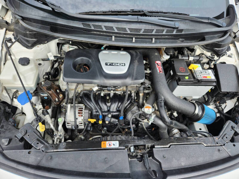 2017 Kia Forte5 SX