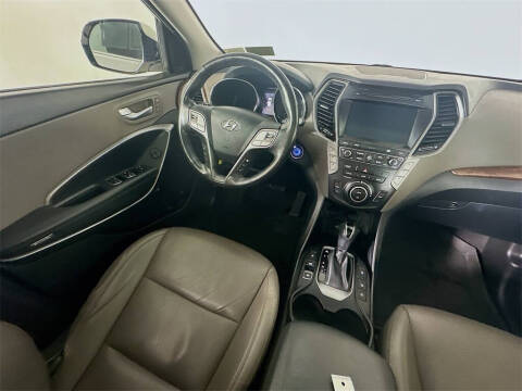 2017 Hyundai Santa Fe Limited Ultimate