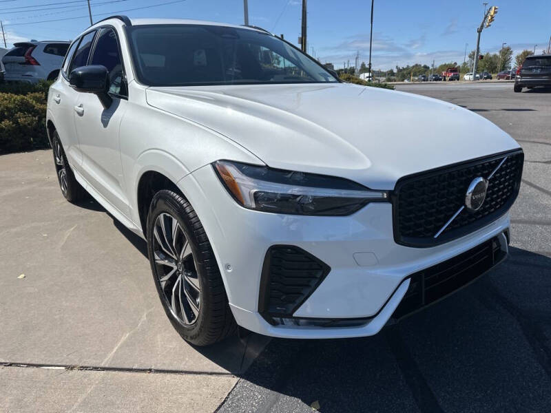 2025 Volvo XC60 B5 Plus Dark Theme