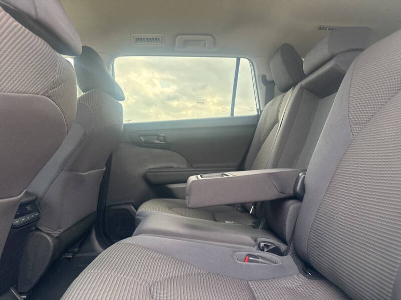 2022 Toyota Highlander L